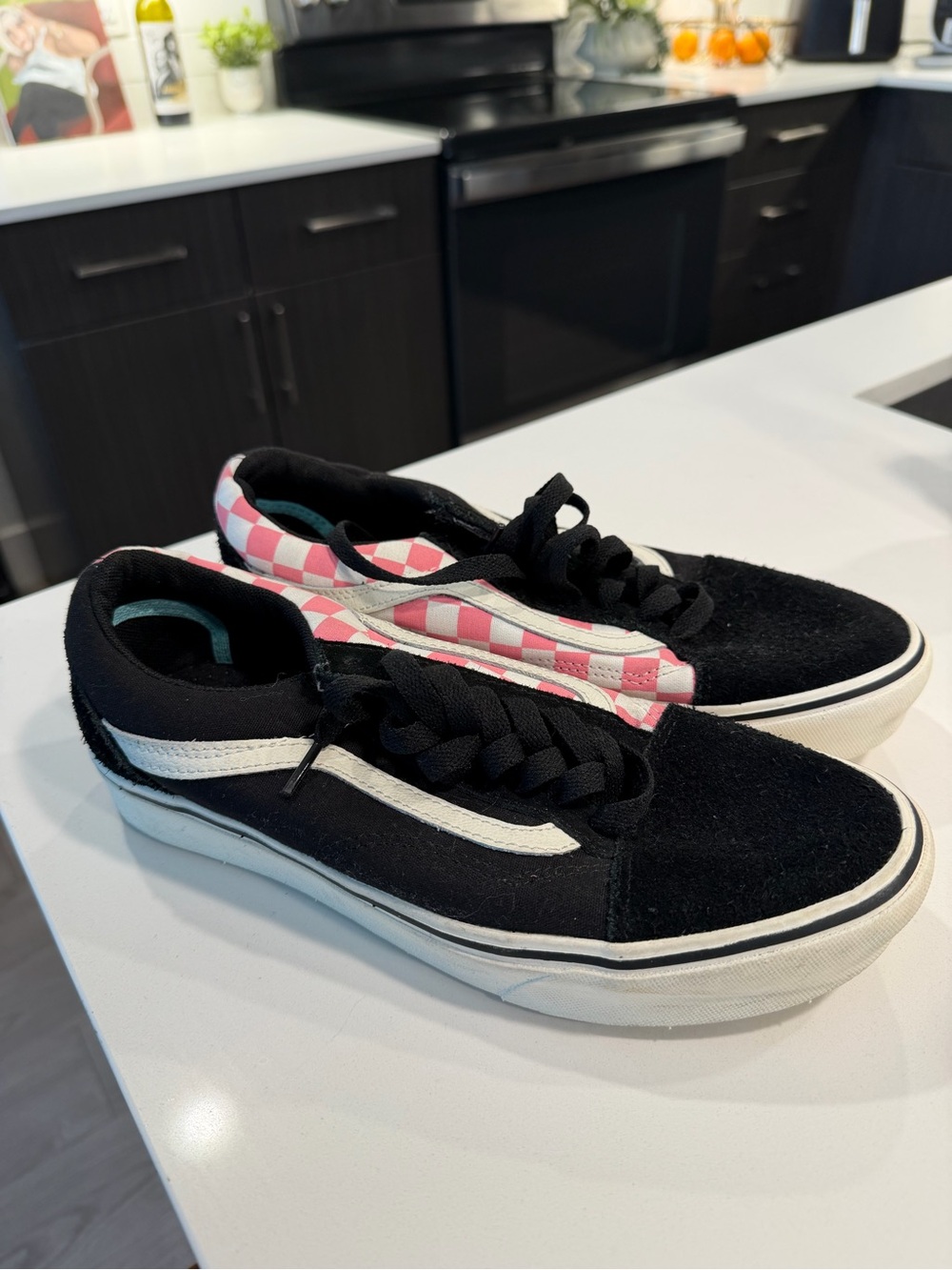 Vans Women’s Black & Pink Checker Old Skool Skate Shoes Size 9